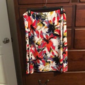 Colorful skirt in polyester blend